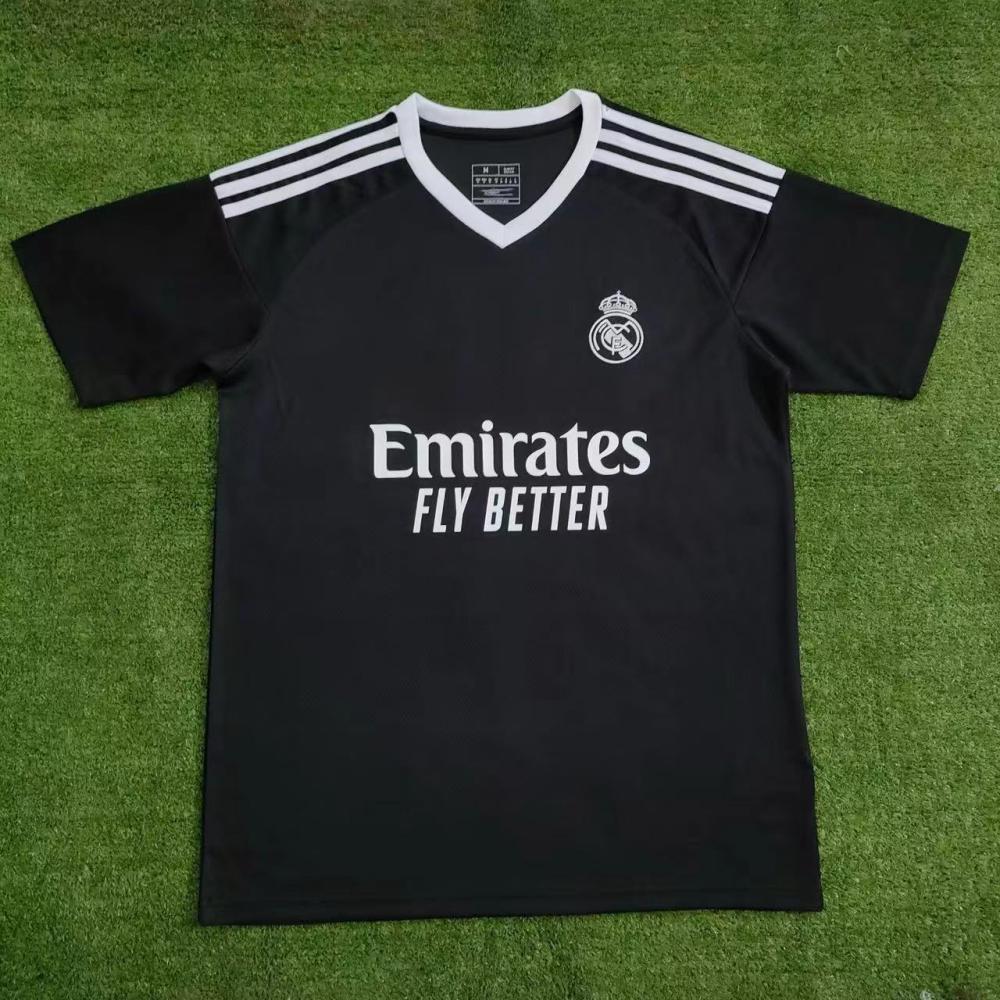 Maglie E Short Da Calcio  |  Maglia Da Calcio Uomo Real Madrid Home Abbigliamento Maglie E Short Da Calcio